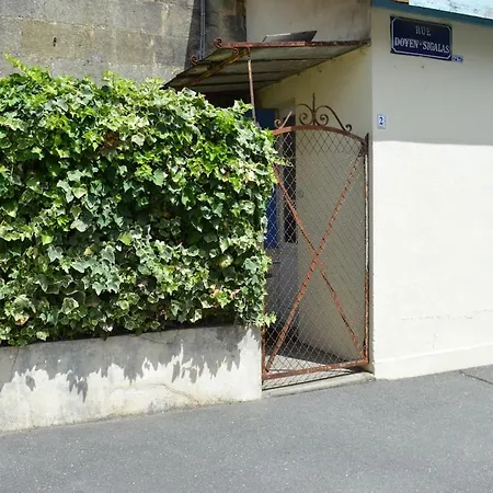 Nyaraló Maisonnette Avec Petite Cour *