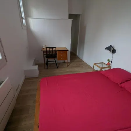 Maisonnette Avec Petite Cour Holiday home *